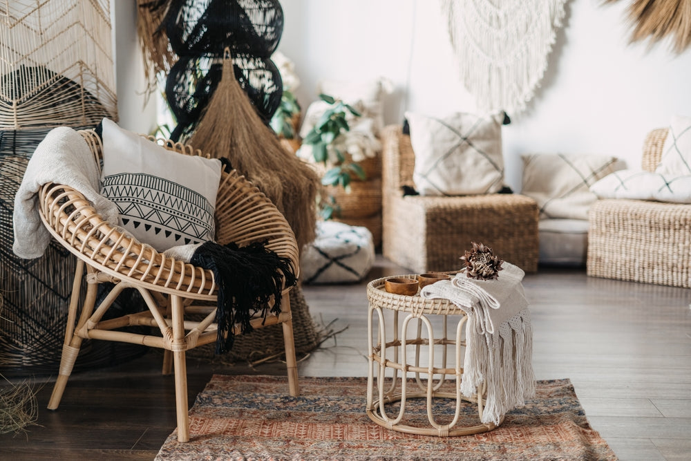 Comment styliser un coin lecture ou canapé avec des coussins sur mesure ?