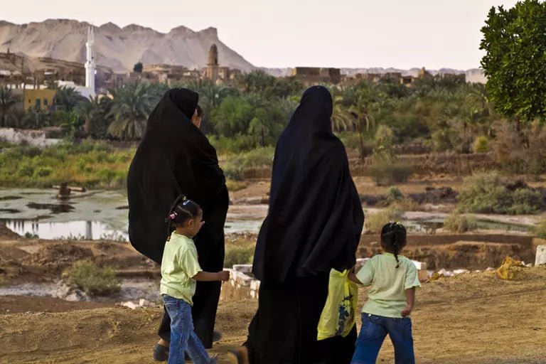 Pourquoi et quand les filles musulmanes portent-elles le hijab ? - Paillasson.shop