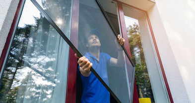 Comment changer la toile d'une moustiquaire ?