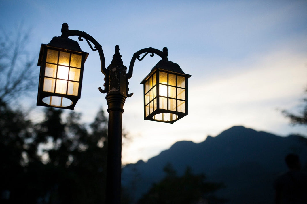 Comment bien choisir les luminaires extérieurs de votre maison ? - Paillasson.shop